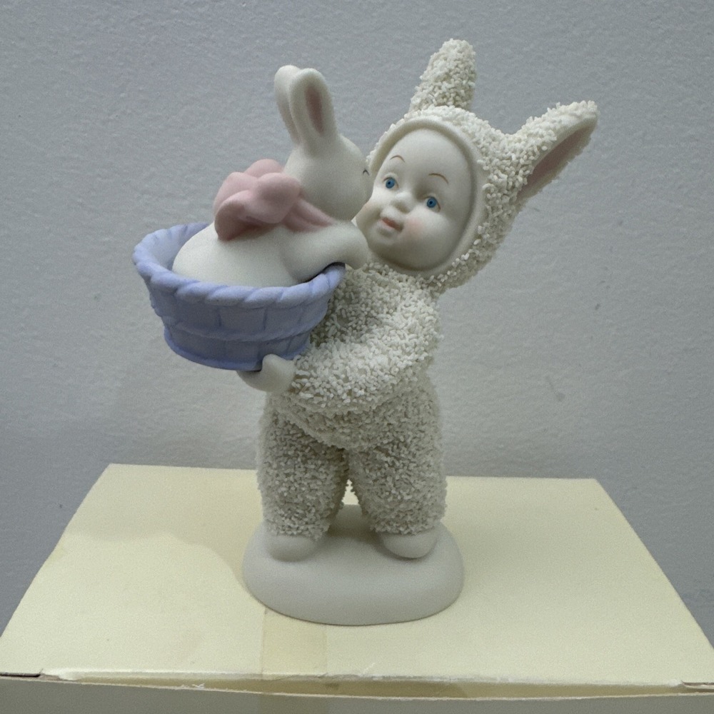2002 Dept 56 Snowbunnies "A Basket of Love" 4" Tall #05977 Figurine New In Box